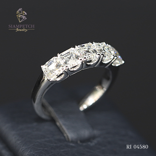 แหวนเพชรแถว asscher cut น้ำ 100 RI04580