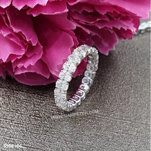 แหวนเพชร Eternity Ring เพชรรูปไข่ 2.21 กะรัต น้ำ100 RI04106